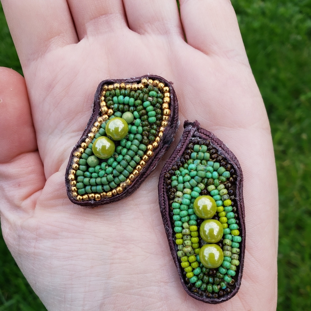 Hand-Embroidered, Handmade Pea Pod Wisp Clips - Picture 3 of 8